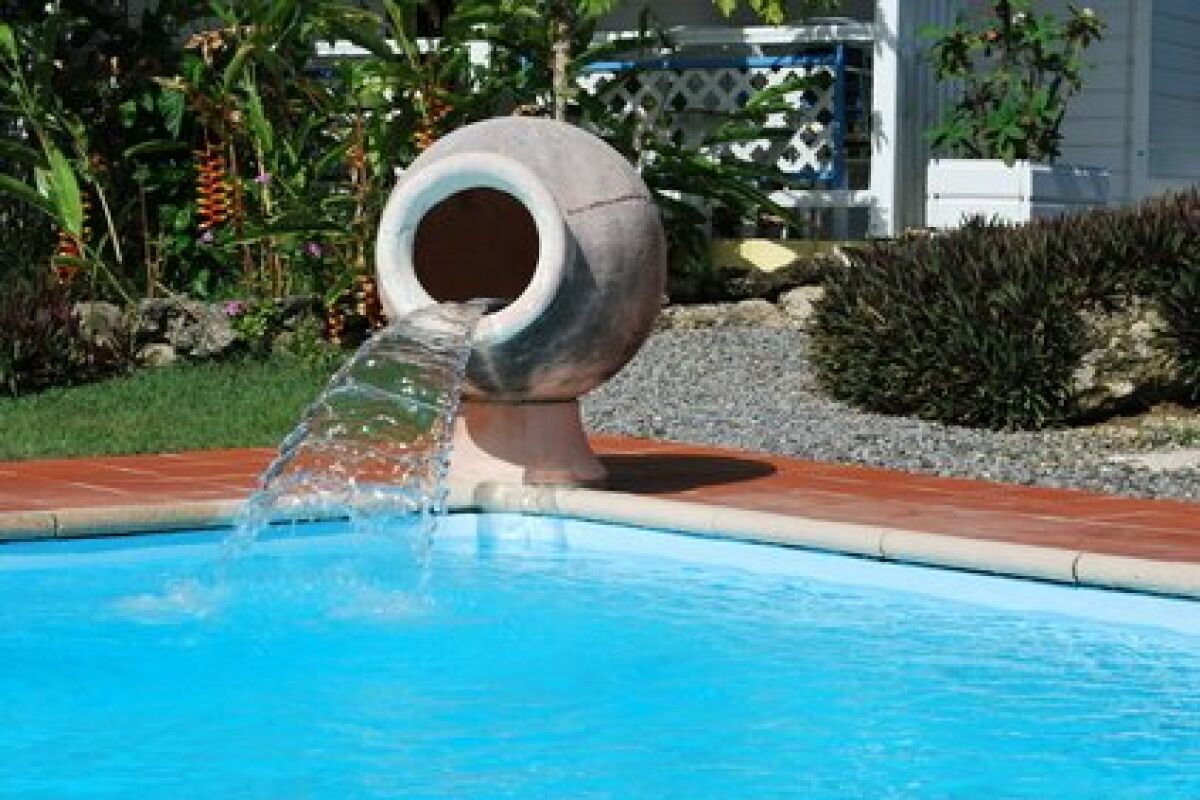 https://www.guide-piscine.fr/medias/image/une_fontaine_dans_votre_piscine-754-1200-800.jpg