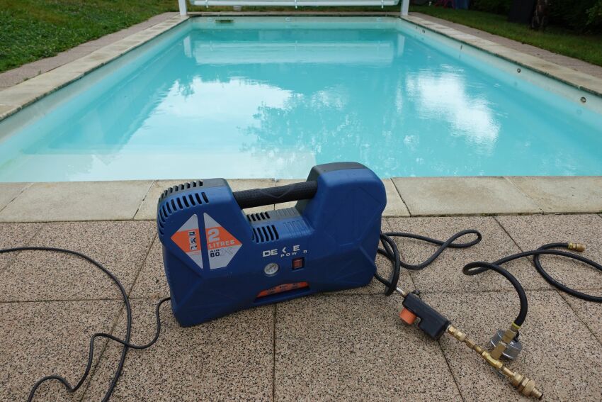 Utilisation d'un compresseur pour la mise sous pression des canalisations de la piscine&nbsp;&nbsp;