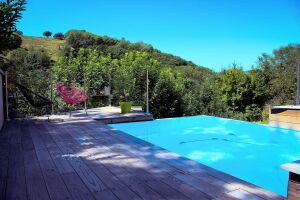 Vert et Bleu Piscine à Bully