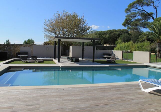 Piscine extérieure Zénaia Piscine extérieure Zénaia